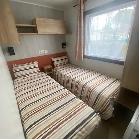Camping Mobil-home Moderne 3 Chambres- La Réserve *